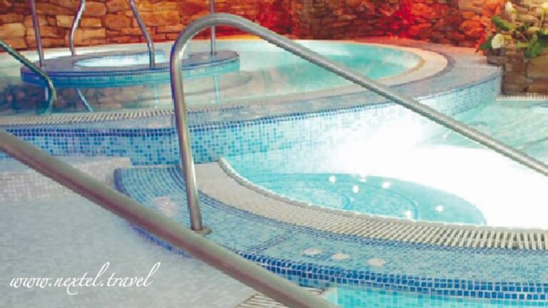 Jacuzzis al Aire Libre: El Lujo de los Balnearios
